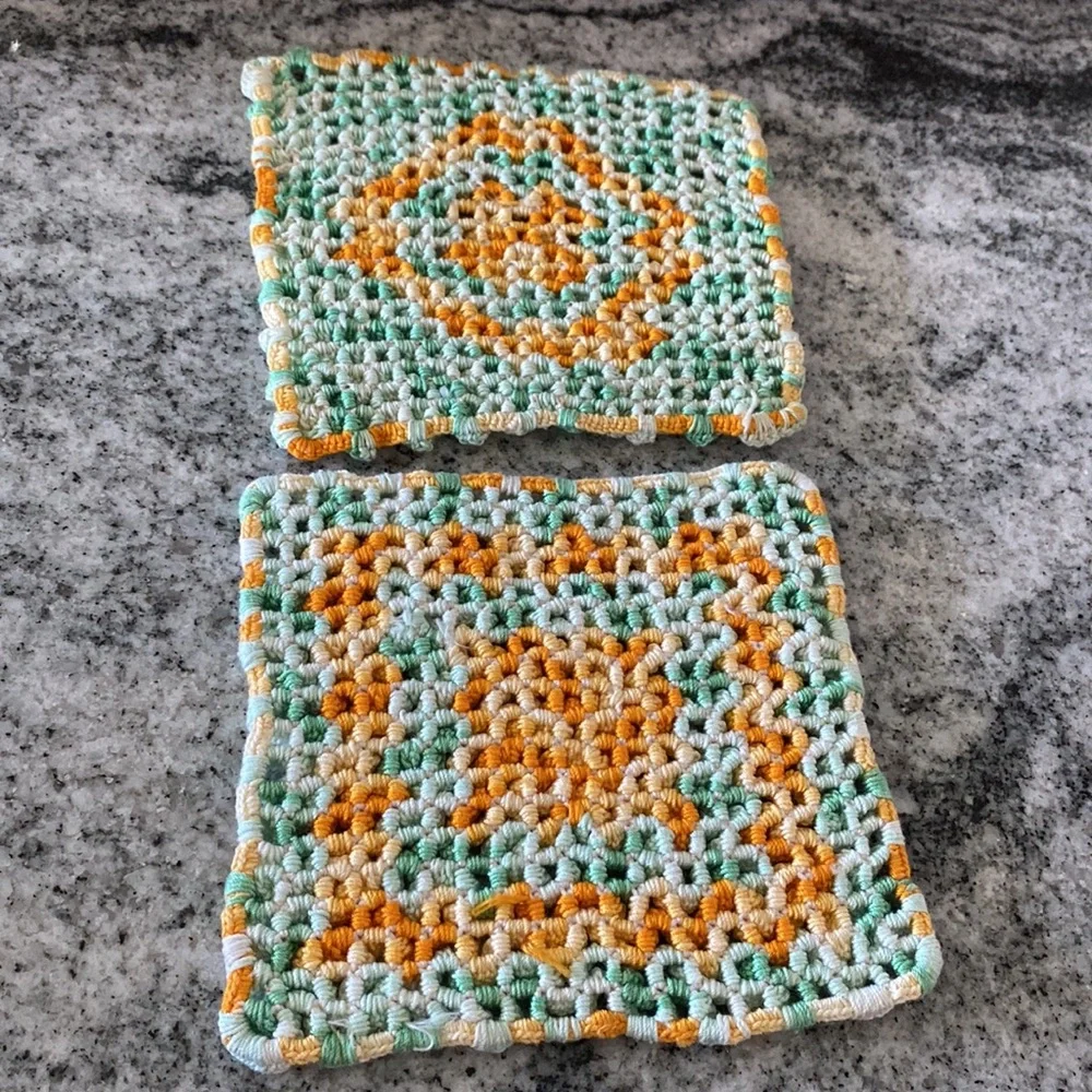 2 MCM Handmade ‘Wiggly’ Crochet Hot Pads Pot Holders in Mint, Yellow & Cream!